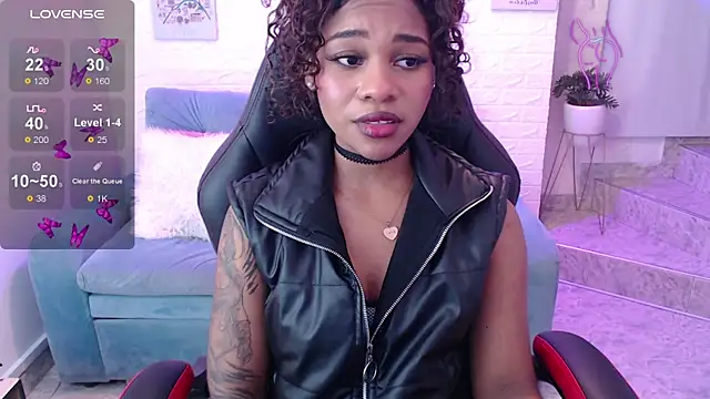 tylla  online show from 03.11.25