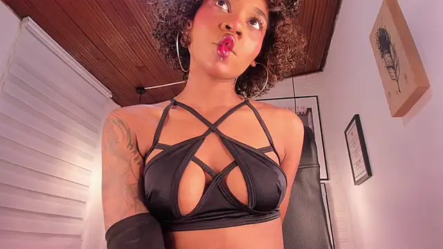 tylla  online show from 09.09.25