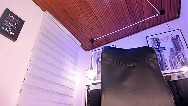 tylla  online show from 09.13.25