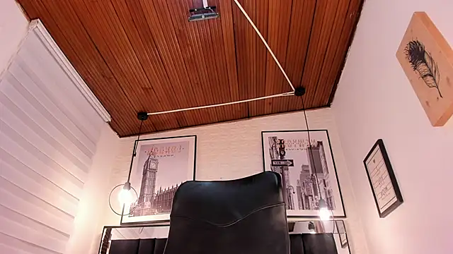 tylla  online show from 09.24.25