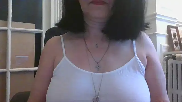 Snapshot of sarahspotlight chatting on 09.09.25 sarahspotlight online show from 09.09.25