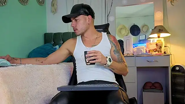 Snapshot of Chrissken chatting on 10.07.25 Chrissken online show from 10.07.25