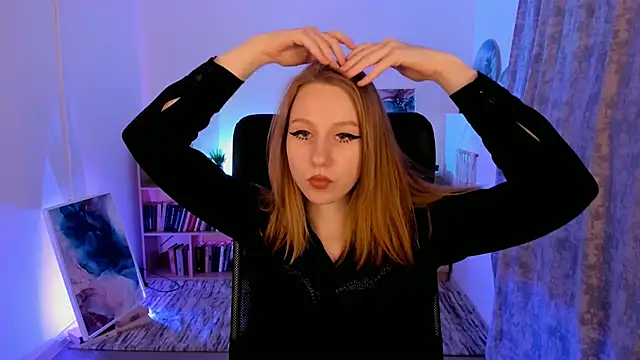 Snapshot of DariaTate chatting on 03.15.25 DariaTate online show from 03.15.25