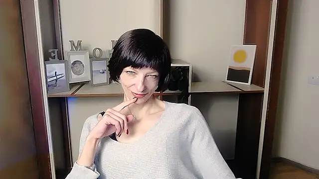  AngeliaFlow  online show from 09.24.25