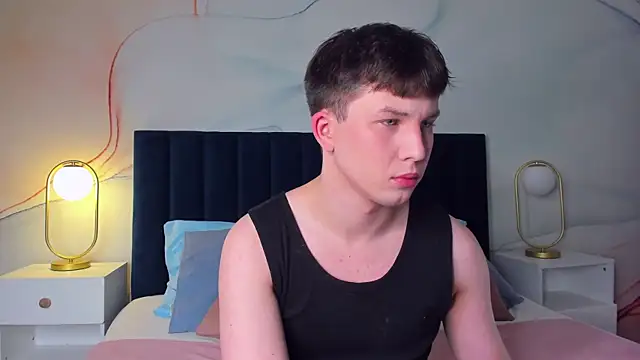 AdrianoAubert online show from 09.12.25