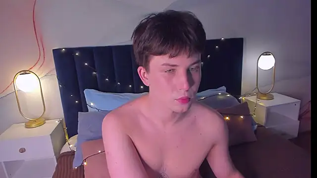 AdrianoAubert online show from 10.12.25