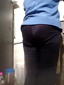 Saori Sann  online show from 02.15.25