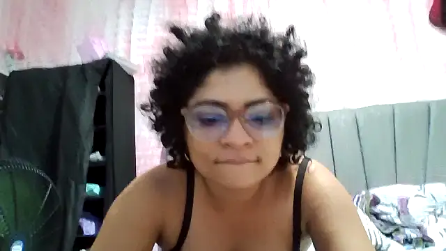 Snapshot of Tana_latin chatting on 10.08.25 Tana latin online show from 10.08.25