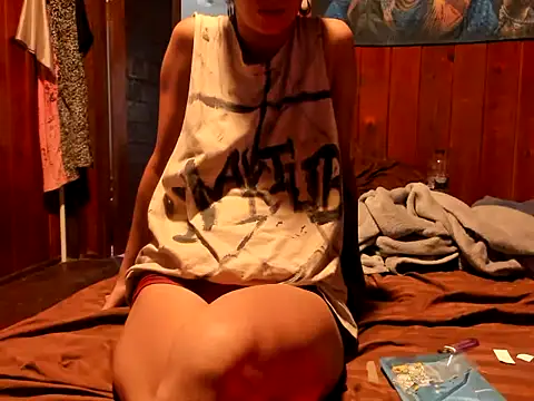 Snapshot of katia_voodoo13 chatting on 10.23.25 katia voodoo13 online show from 10.23.25