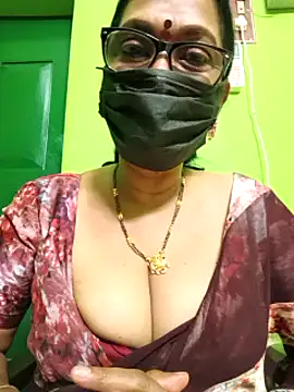 Snapshot of niiveditha chatting on 02.27.25 niiveditha online show from 02.27.25