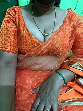 Snapshot of niiveditha chatting on 03.10.25 niiveditha online show from 03.10.25