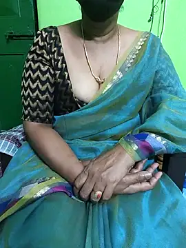 Snapshot of niiveditha chatting on 03.17.25 niiveditha online show from 03.17.25