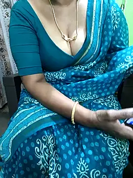 Snapshot of niiveditha chatting on 09.19.25 niiveditha online show from 09.19.25