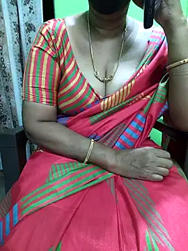 Snapshot of niiveditha chatting on 09.24.25 niiveditha online show from 09.24.25