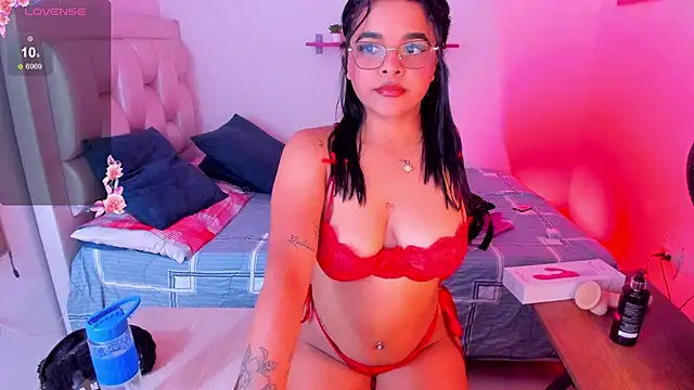 Snapshot of Tatianaa@xh chatting on 09.13.25 Tatianaaxh online show from 09.13.25