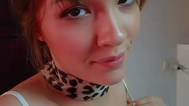 Snapshot of DemiDee chatting on 12.13.24 DemiDee online show from 12.13.24