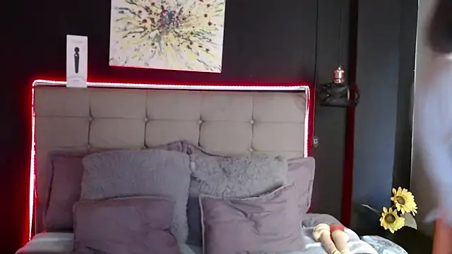 Snapshot of melissa_becraft chatting on 02.13.25 melissa becraft online show from 02.13.25