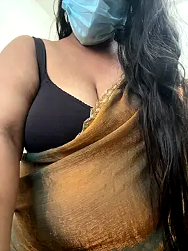 Snapshot of sinnerlady chatting on 11.10.25 sinnerlady online show from 11.10.25