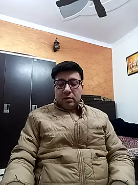 innocentboy1987 online show from 02.14.25