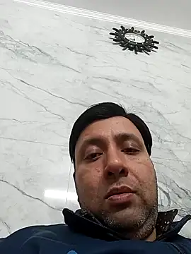 innocentboy1987 online show from 02.17.25