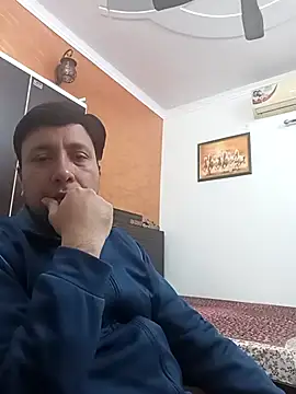 innocentboy1987 online show from 02.28.25