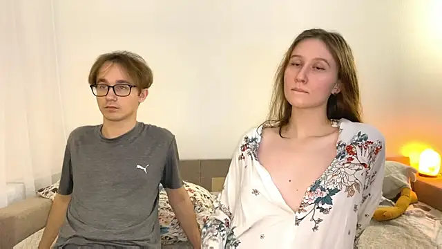 Snapshot of Sabrinaanddaniel chatting on 03.18.25 Sabrinaanddaniel online show from 03.18.25