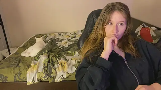 Snapshot of Sabrinaanddaniel chatting on 10.27.25 Sabrinaanddaniel online show from 10.27.25