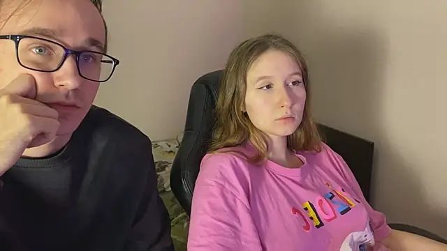 Snapshot of Sabrinaanddaniel chatting on 11.15.25 Sabrinaanddaniel online show from 11.15.25