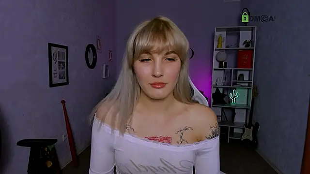 Snapshot of catherine_kitty chatting on 09.26.25 catherine kitty online show from 09.26.25