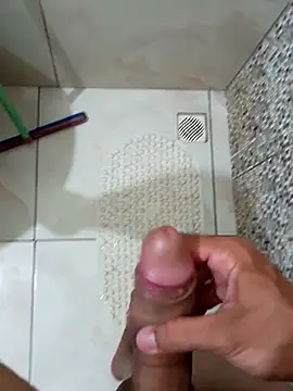 Snapshot of garoto-pirocudo chatting on 03.18.25 garoto-pirocudo online show from 03.18.25