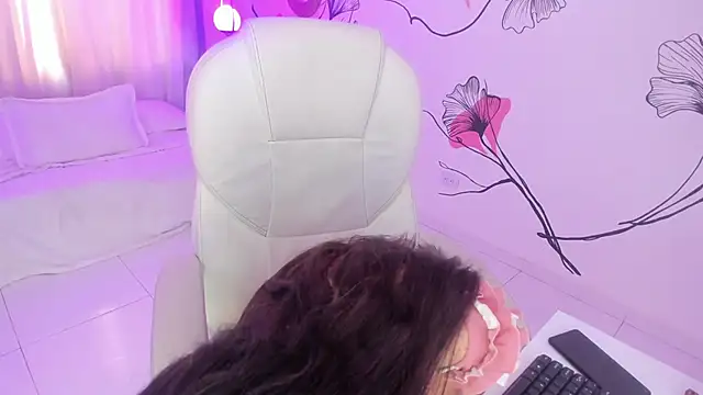 Snapshot of Isabela_Fiorelli chatting on 02.21.25 Isabela Fiorelli online show from 02.21.25