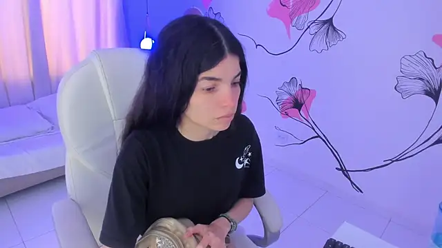 Snapshot of Isabela_Fiorelli chatting on 03.18.25 Isabela Fiorelli online show from 03.18.25