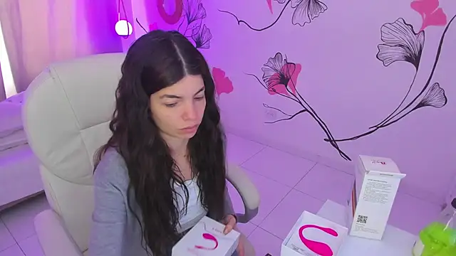 Isabela Fiorelli online show from 12.04.25