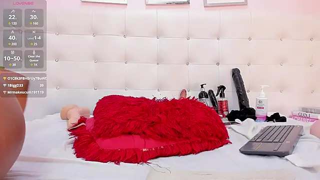 Snapshot of AgathaBladee chatting on 03.20.25 AgathaBladee online show from 03.20.25