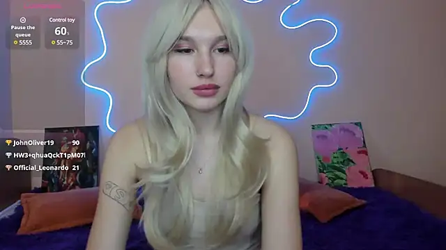 Snapshot of EvelinaLuu chatting on 02.26.25 EvelinaLuu online show from 02.26.25