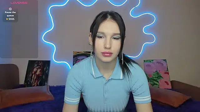 Snapshot of EvelinaLuu chatting on 02.27.25 EvelinaLuu online show from 02.27.25