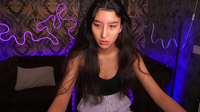 Snapshot of CharmMocco chatting on 02.11.25 CharmMocco online show from 02.11.25