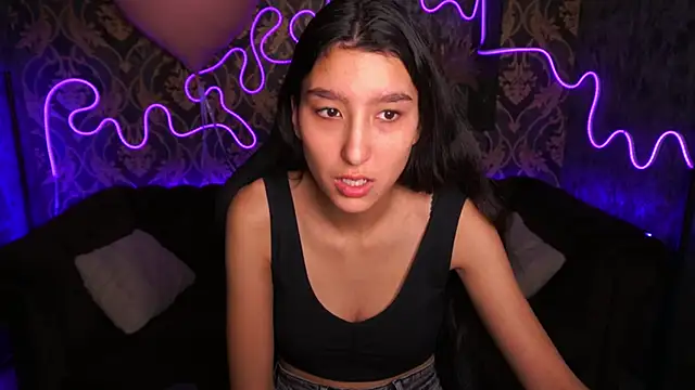 Snapshot of CharmMocco chatting on 02.15.25 CharmMocco online show from 02.15.25