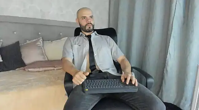 Snapshot of Luke_Diaz7 chatting on 02.21.25 Luke Diaz7 online show from 02.21.25