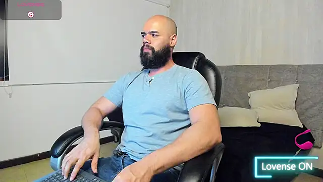 Snapshot of Luke_Diaz7 chatting on 10.04.25 Luke Diaz7 online show from 10.04.25