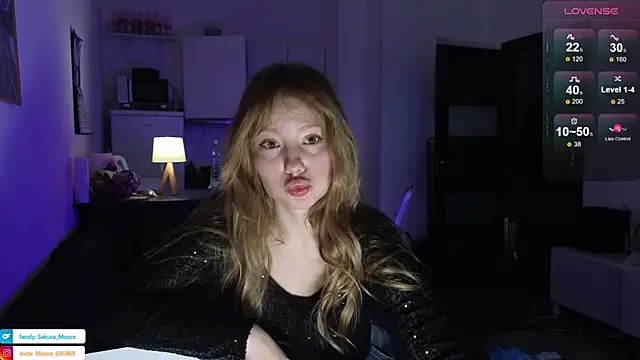 Snapshot of Sakura_Moore chatting on 03.03.25 Sakura Moore online show from 03.03.25