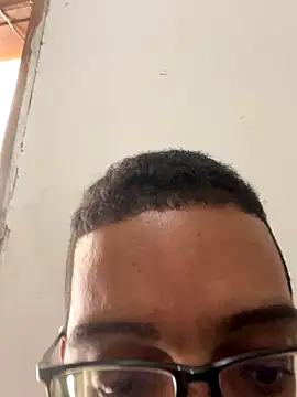 Snapshot of Diegodelicia chatting on 11.14.25 Diegodelicia online show from 11.14.25