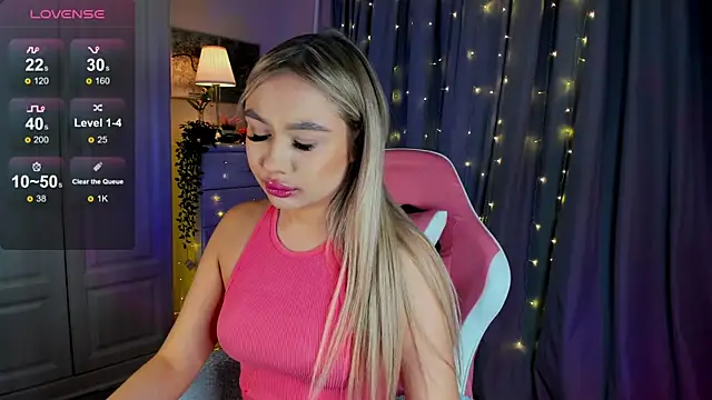 Snapshot of _Loneve__ chatting on 03.08.25  Loneve   online show from 03.08.25