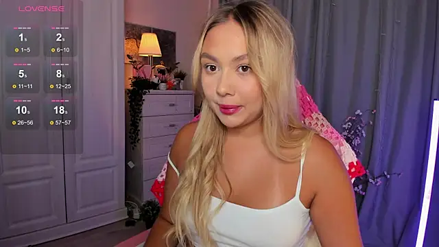 Snapshot of _Loneve__ chatting on 10.08.25  Loneve   online show from 10.08.25