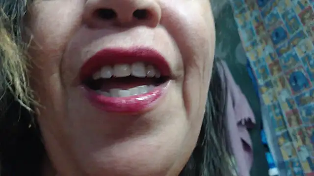 Snapshot of alina_maturehot chatting on 03.05.25 alina maturehot online show from 03.05.25