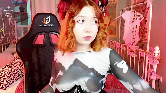 Snapshot of MizukiNoYoru chatting on 03.09.25 MizukiNoYoru online show from 03.09.25