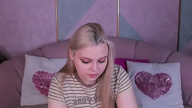 Snapshot of CLAIRE_VOGT chatting on 03.03.25 CLAIRE VOGT online show from 03.03.25