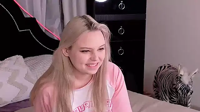 Snapshot of CLAIRE_VOGT chatting on 03.19.25 CLAIRE VOGT online show from 03.19.25