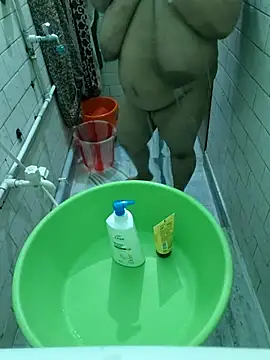 Snapshot of Lizza_boudi chatting on 09.11.25 Lizza boudi online show from 09.11.25