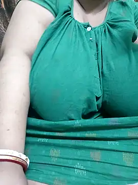 Snapshot of Lizza_boudi chatting on 10.03.25 Lizza boudi online show from 10.03.25